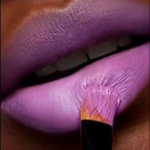 MAC LOVE ME LIPSTICK - LET THEM EAT CAKE